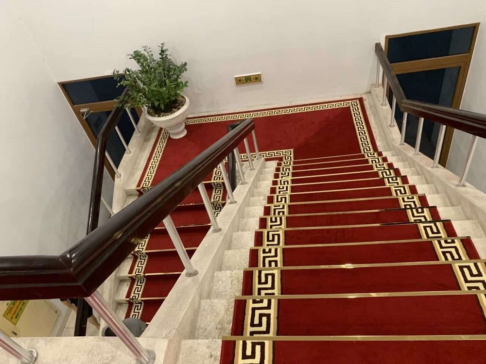 Thi Công Thảm Cầu Thang Chuyên Nghiệp | ELITE DECOR thi công thảm cầu thang, thi công thảm trải cầu thang